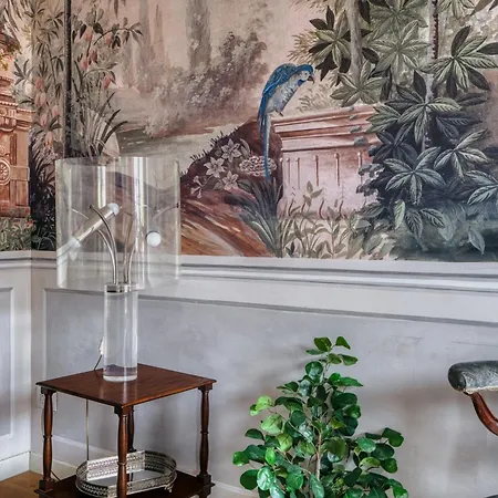 Appartement Quiet Terrace Elegante
