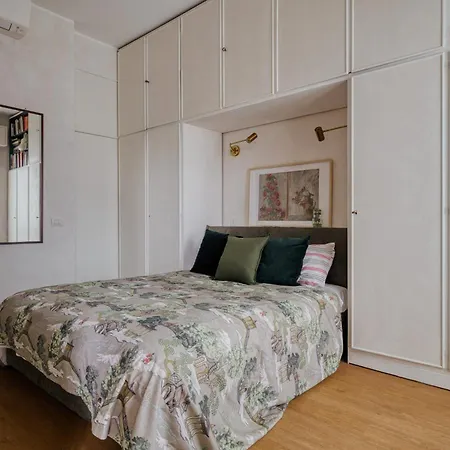 Quiet Terrace Elegante Appartement Milaan