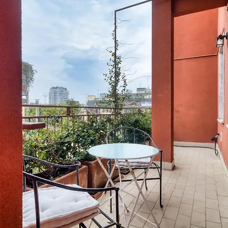 Quiet Terrace Elegante Appartement Milaan